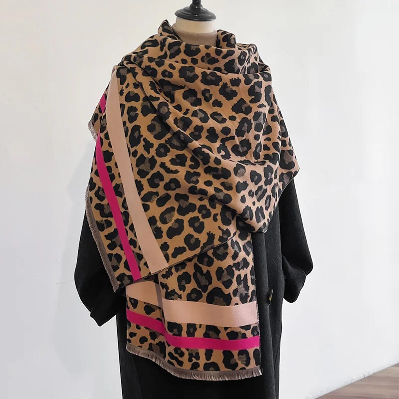 Foulard Cachemire Luxe Motif Léopard 