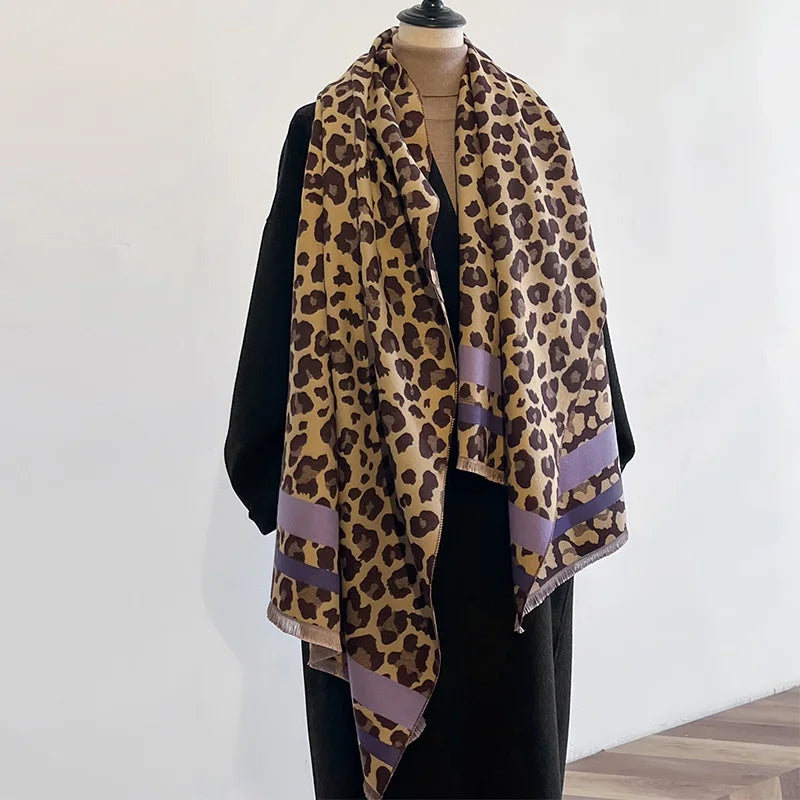 Foulard Cachemire Luxe Motif Léopard 