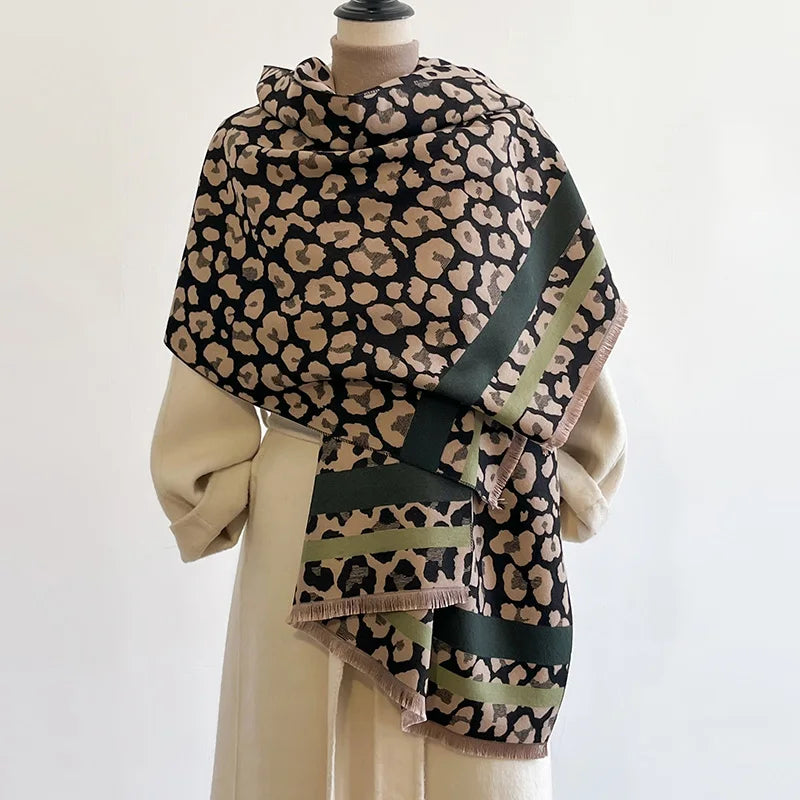Foulard Cachemire Luxe Motif Léopard 