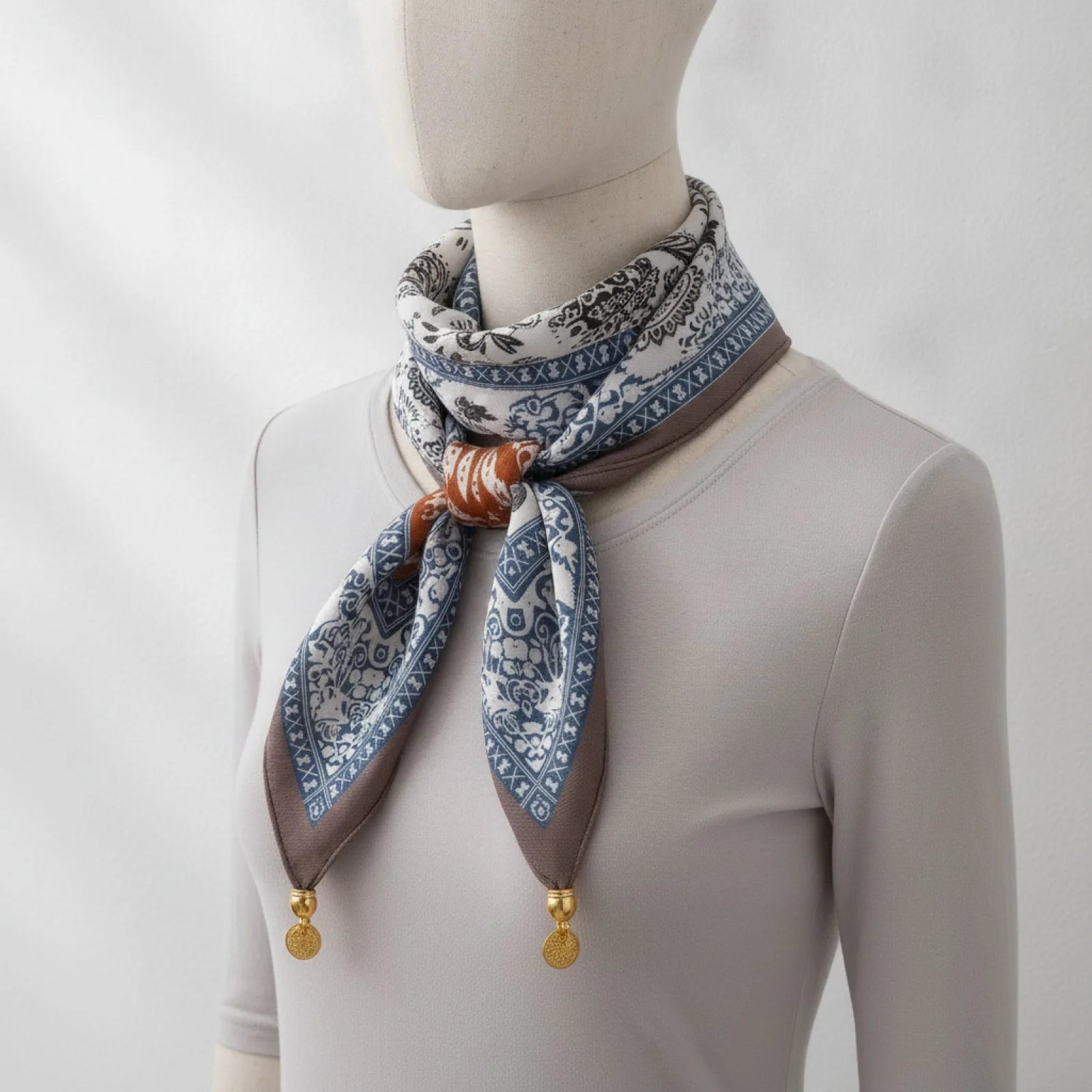 Foulard Triangulaire Magnétique en Soie, Coton et Lin
