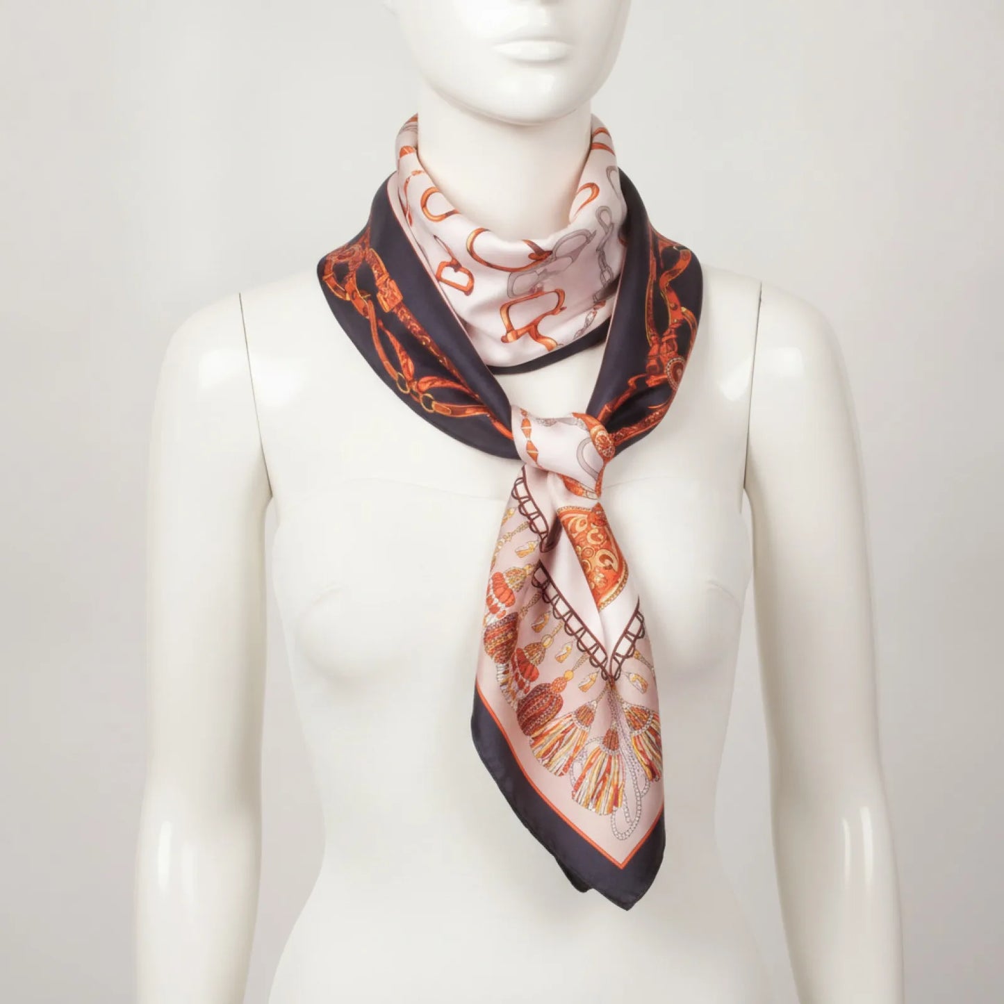 Foulard Carré Soie Luxe "Design"