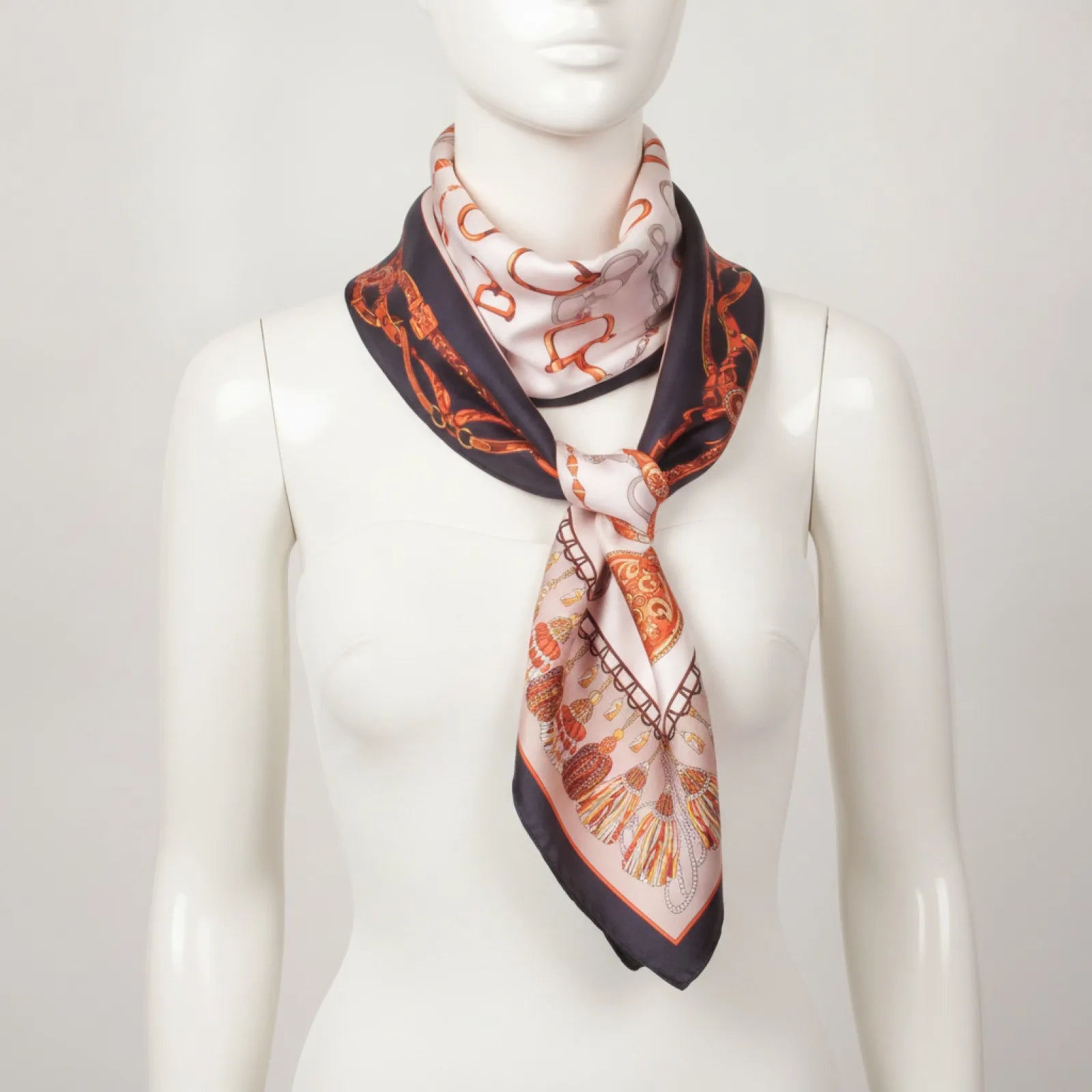 Foulard Carré Soie Luxe "Design"