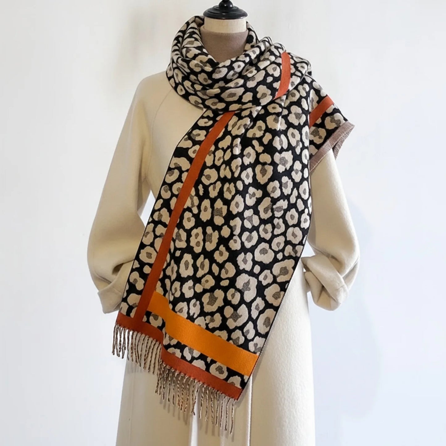 Foulard Cachemire Luxe Motif Léopard 