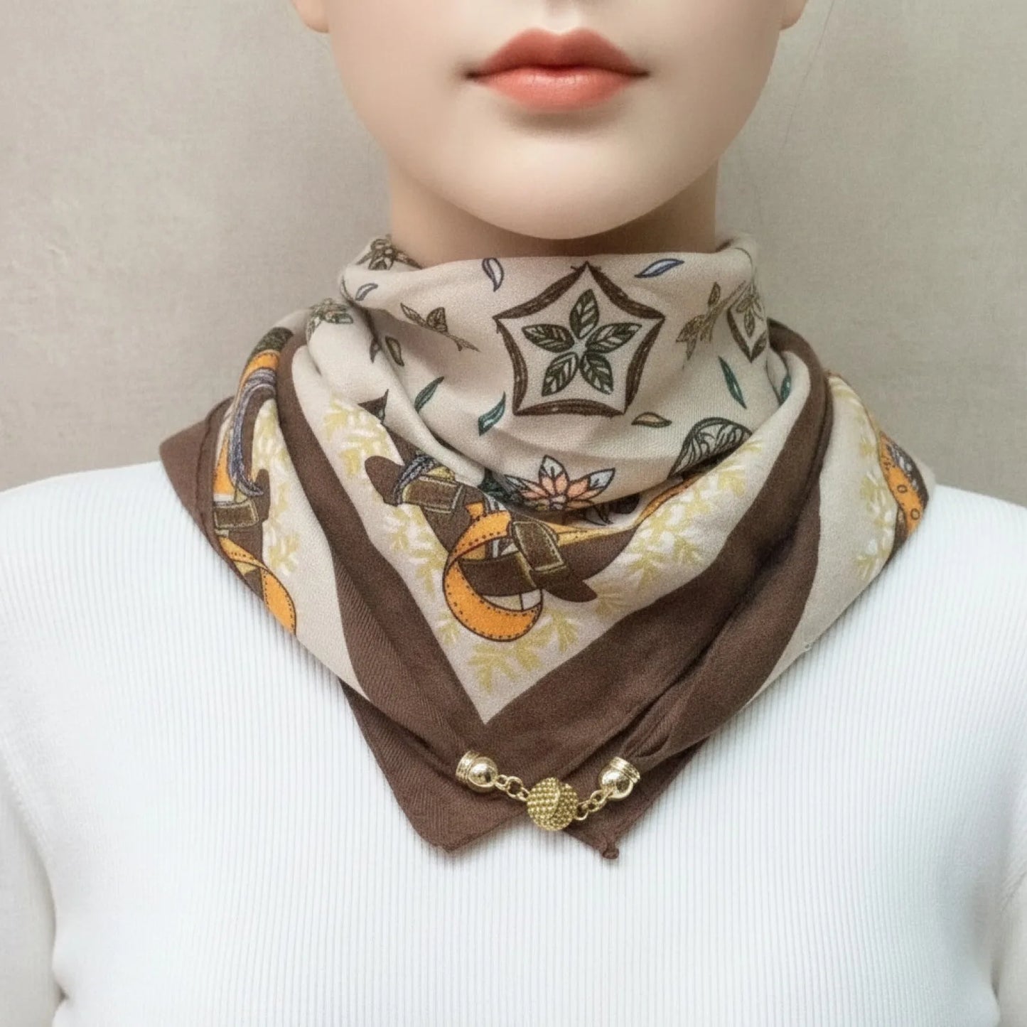 Foulard Triangulaire Soie Magnétique Haut de Gamme
