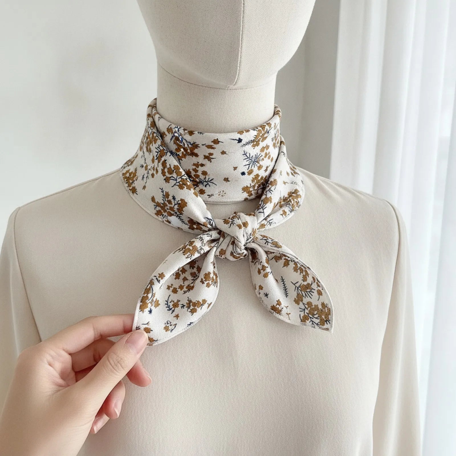 Foulard Carré Soie Bohème Imprimé Floral Brun